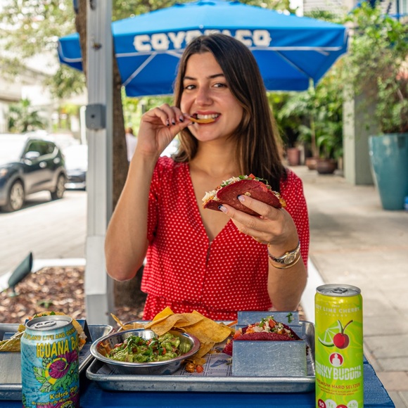 Fun red/white polka dot shirt - Picture 3 of 4